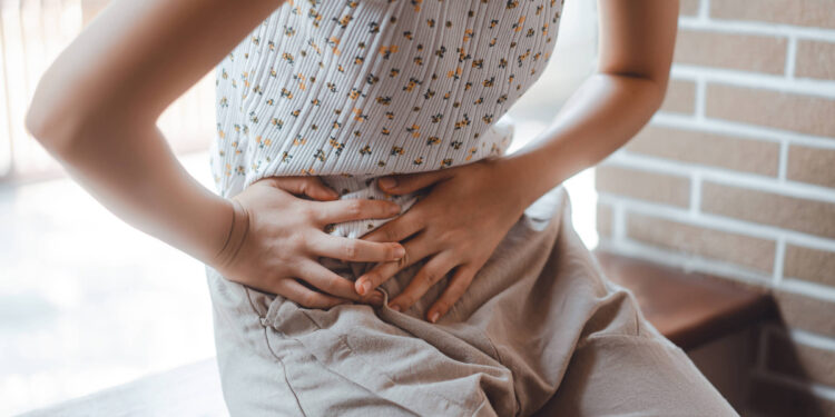 Cólicas menstruais: 4 em 10 meninas faltam aulas – 27/05/2026 – Equilíbrio e Saúde