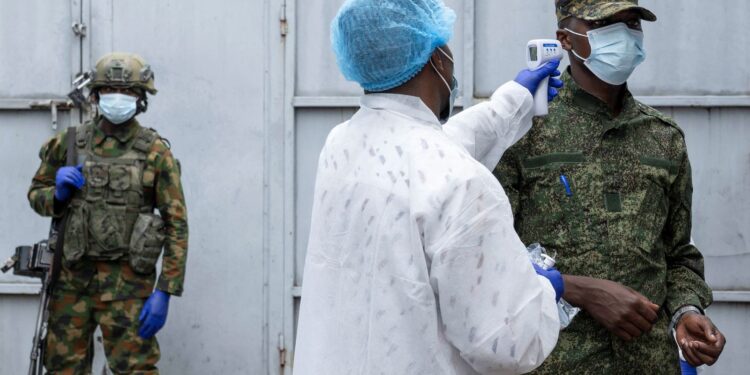Ebola: dez países africanos estão sob alto risco, diz agência