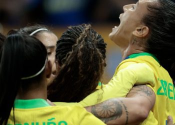 Em virada relâmpago, seleção brasileira feminina vence Estados Unidos
