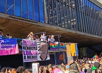Mulheres lésbicas e bissexuais fazem caminhada em SP contra violência